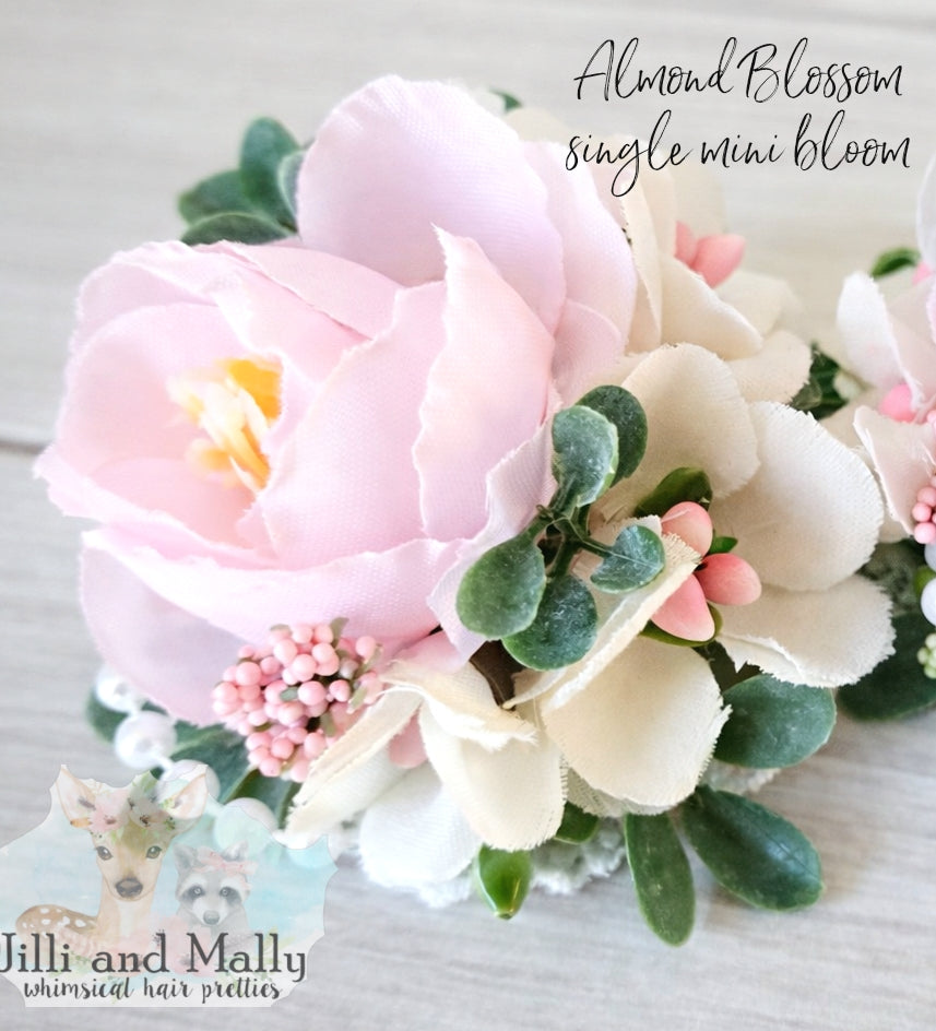 Almond Blossom SINGLE Mini Bloom