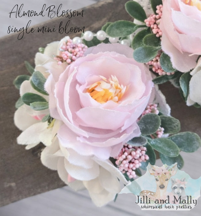 Almond Blossom SINGLE Mini Bloom