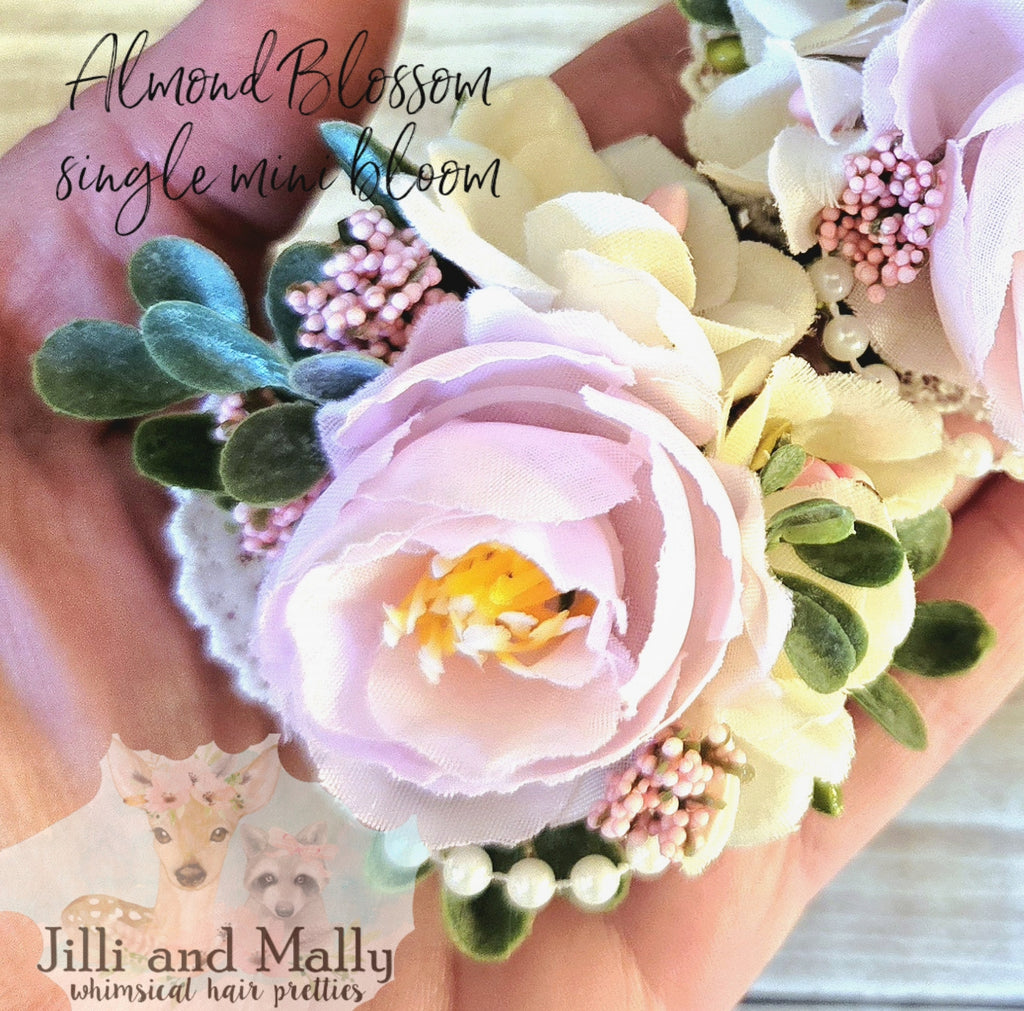 Almond Blossom SINGLE Mini Bloom